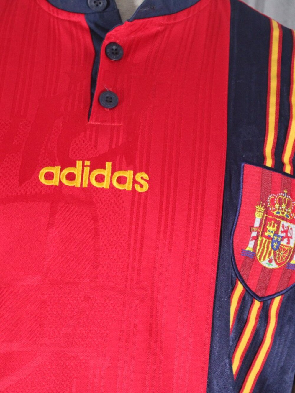 Team Spain Soccer Jersey - 1996 Home Jersey by Adidas - Men's Large - Picture 3 of 10